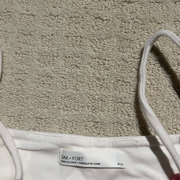 oak and fort white crop top - Picture 2 of 2